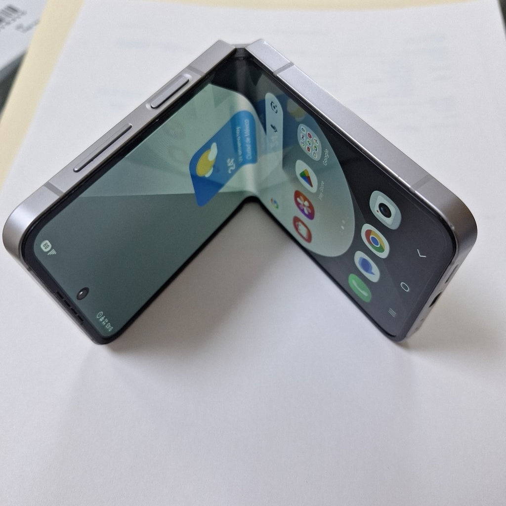 CELULAR SAMSUNG GALAXY Z FLIP6 SM-F741B (2024) 512 GB 12 GB RAM (SEMINUEVO)