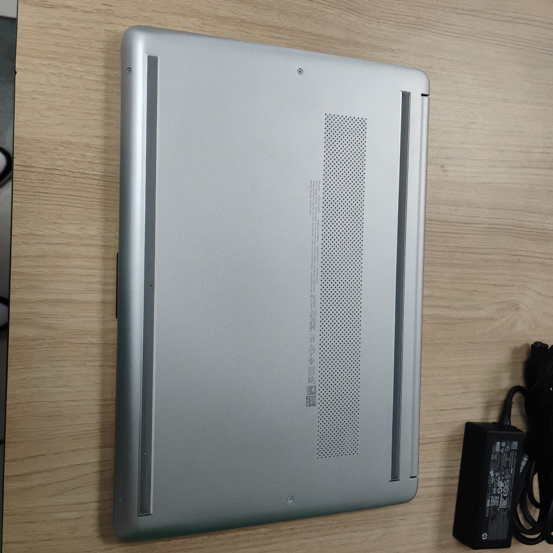 LAPTOP HP 14-DQ0532LA (2024) 128 GB SSD 4 GB RAM (SEMINUEVO)