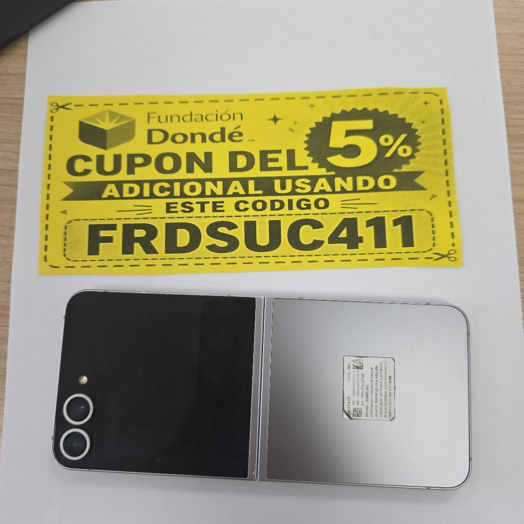 CELULAR SAMSUNG GALAXY Z FLIP6 SM-F741B (2024) 256 GB 12 GB RAM (SEMINUEVO)