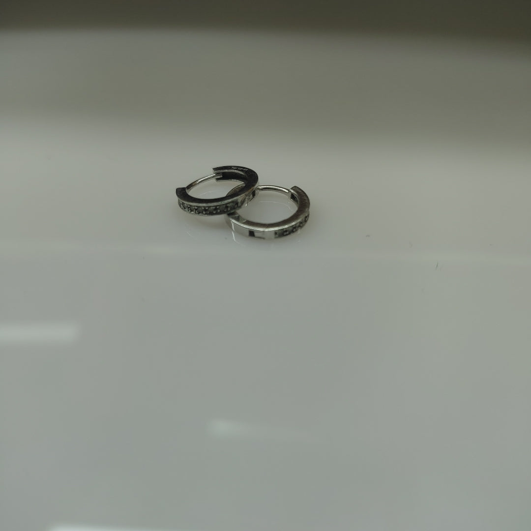 ARRACADAS PAR ORO BLANCO 14 K 1.6 GRMS (SEMINUEVO)