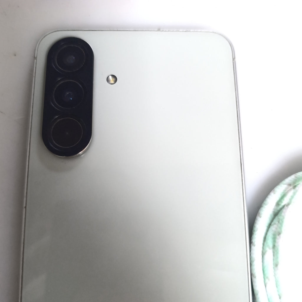 CELULAR SAMSUNG GALAXY A56 SM-A566E (2025) 256 GB 8 GB RAM (SEMINUEVO)