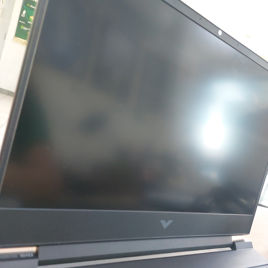 LAPTOP HP VICTUS 15-FB0123LA (2023) 512 GB SSD 16 GB RAM (SEMINUEVO)