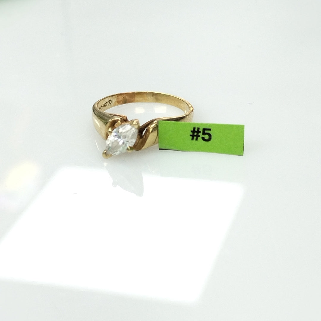 SOLITARIO ORO 14 K 2,30 GRMS (SEMINUEVO)