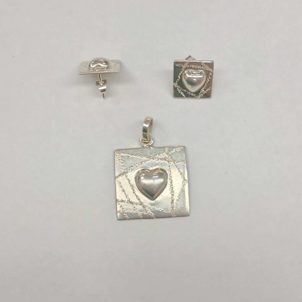 ARETES PAR, DIJE PLATA 45.6 GRMS (SEMINUEVO)