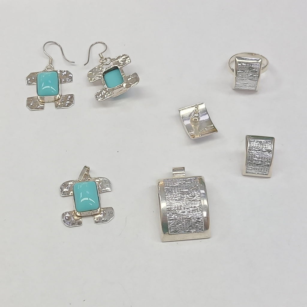 ARETES PAR, DIJE PLATA 44.3 GRMS (SEMINUEVO)