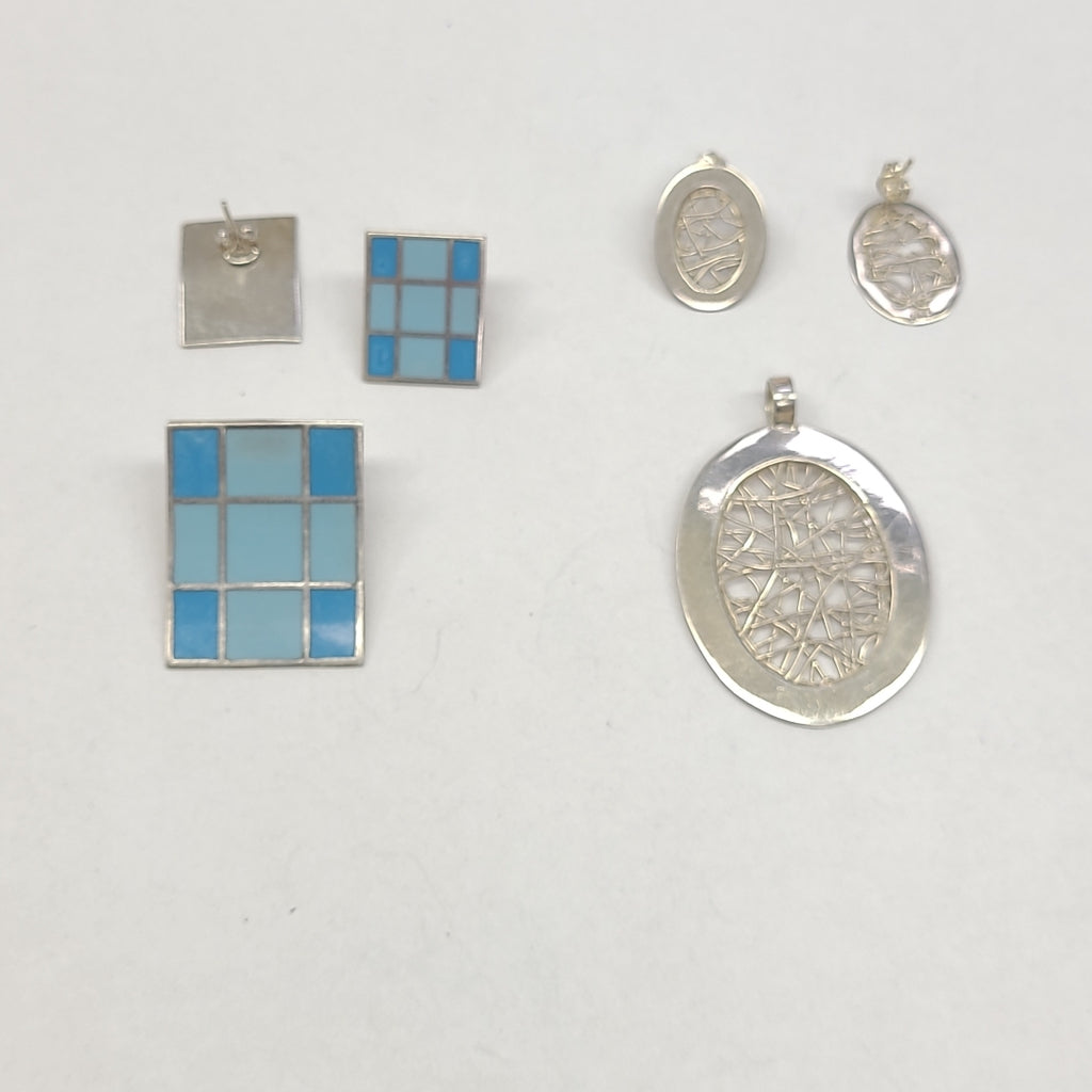 ARETES PAR, DIJE PLATA 40.9 GRMS (SEMINUEVO)