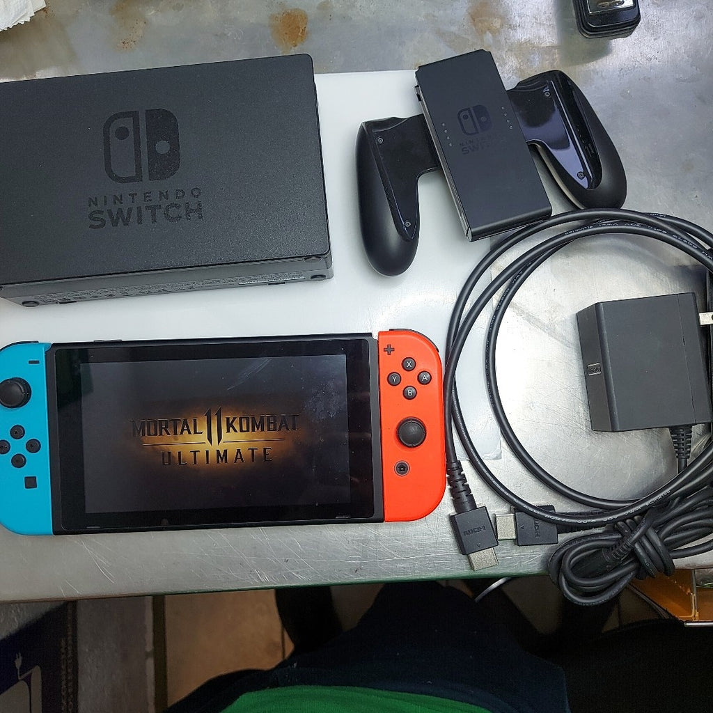 CONSOLA DE VIDEOJUEGO NINTENDO SWITCH 32 GB (SEMINUEVO)