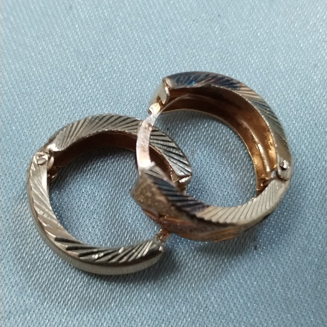 ARRACADAS PAR ORO 10 K 2.2 GRMS (SEMINUEVO)