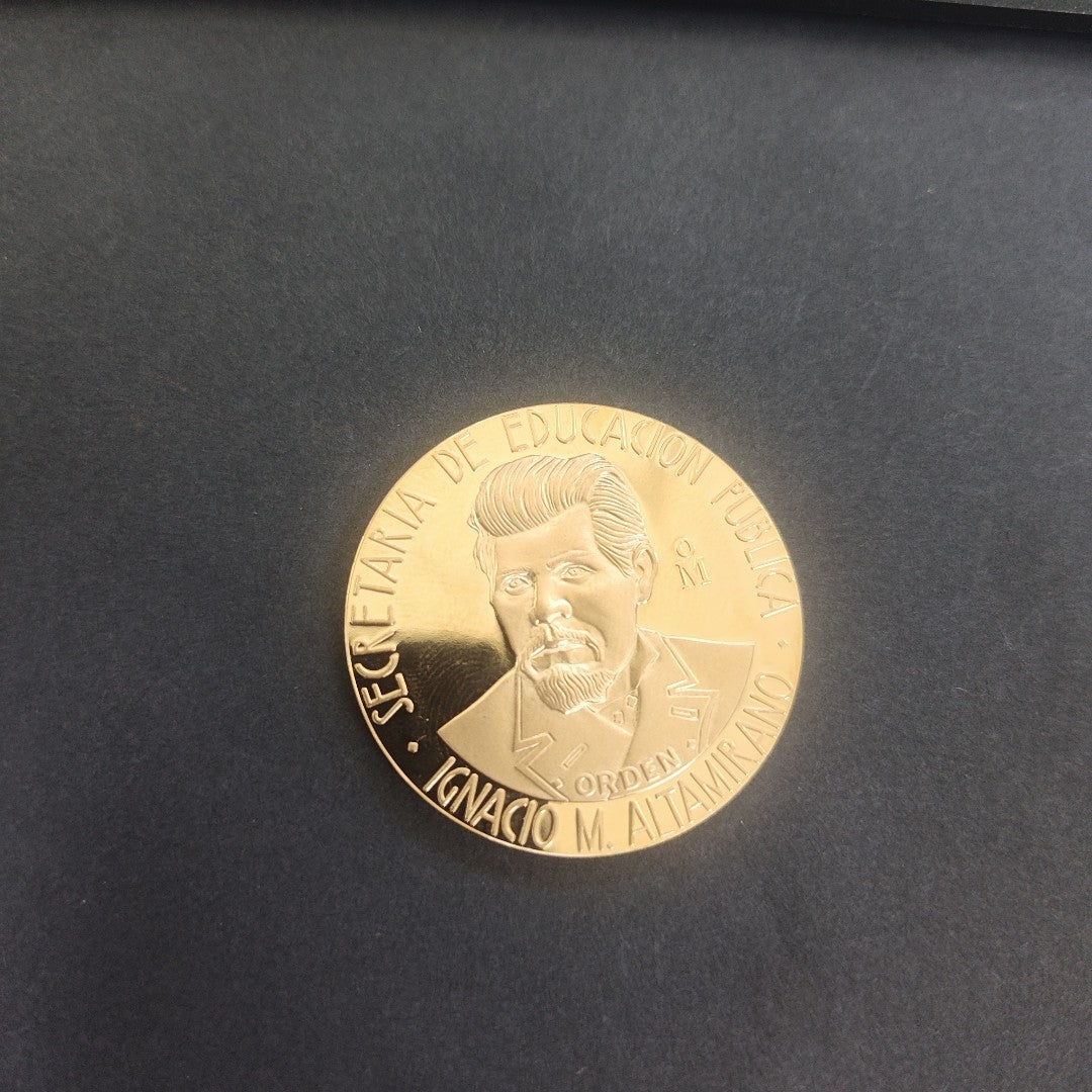 MEDALLA CONMEMORATIVA ORO 21 K 42,00 GRMS (SEMINUEVO)