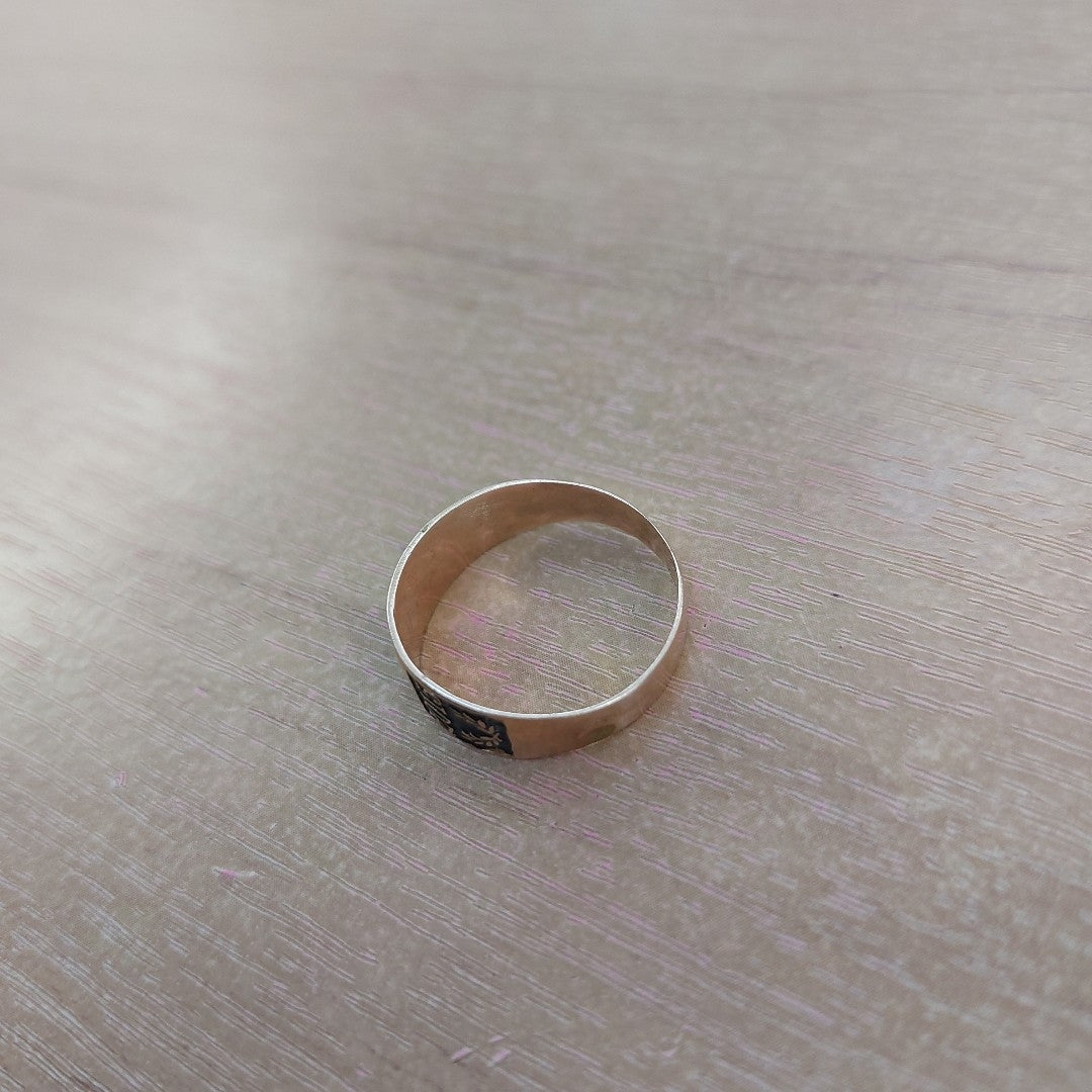 ANILLO DE GRADUACIÓN ORO 8 K 1.7 GRMS (SEMINUEVO)