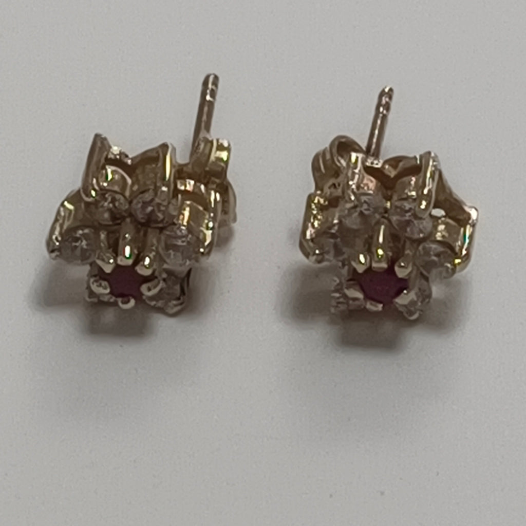 ARETES PAR ORO 14 K 2.9 GRMS (SEMINUEVO)