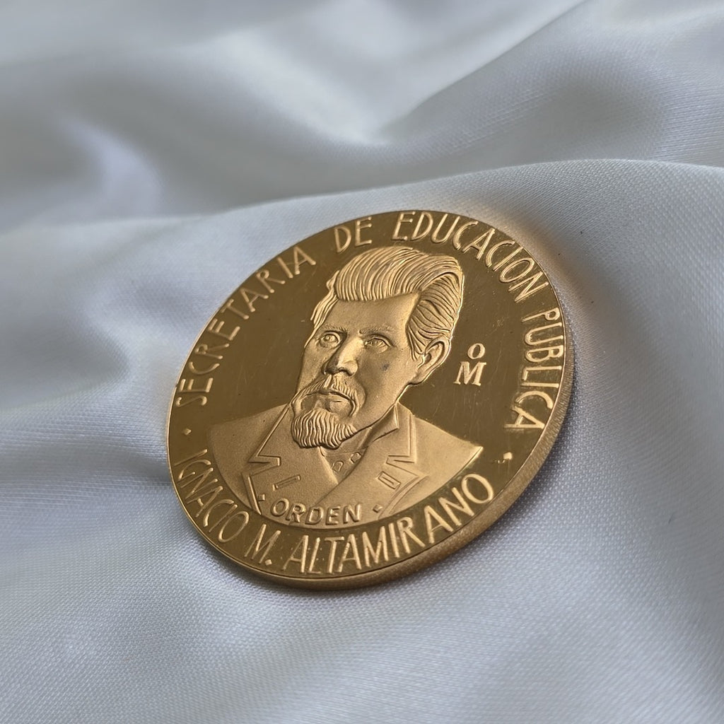 MEDALLA CONMEMORATIVA ORO 21 K 41.8 GRMS (SEMINUEVO)