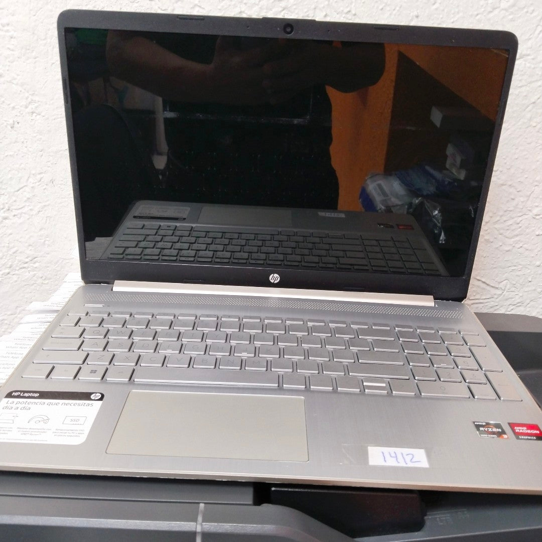 LAPTOP HP 15-EF2518LA (2023) 256 GB SSD 12 GB RAM (SEMINUEVO)