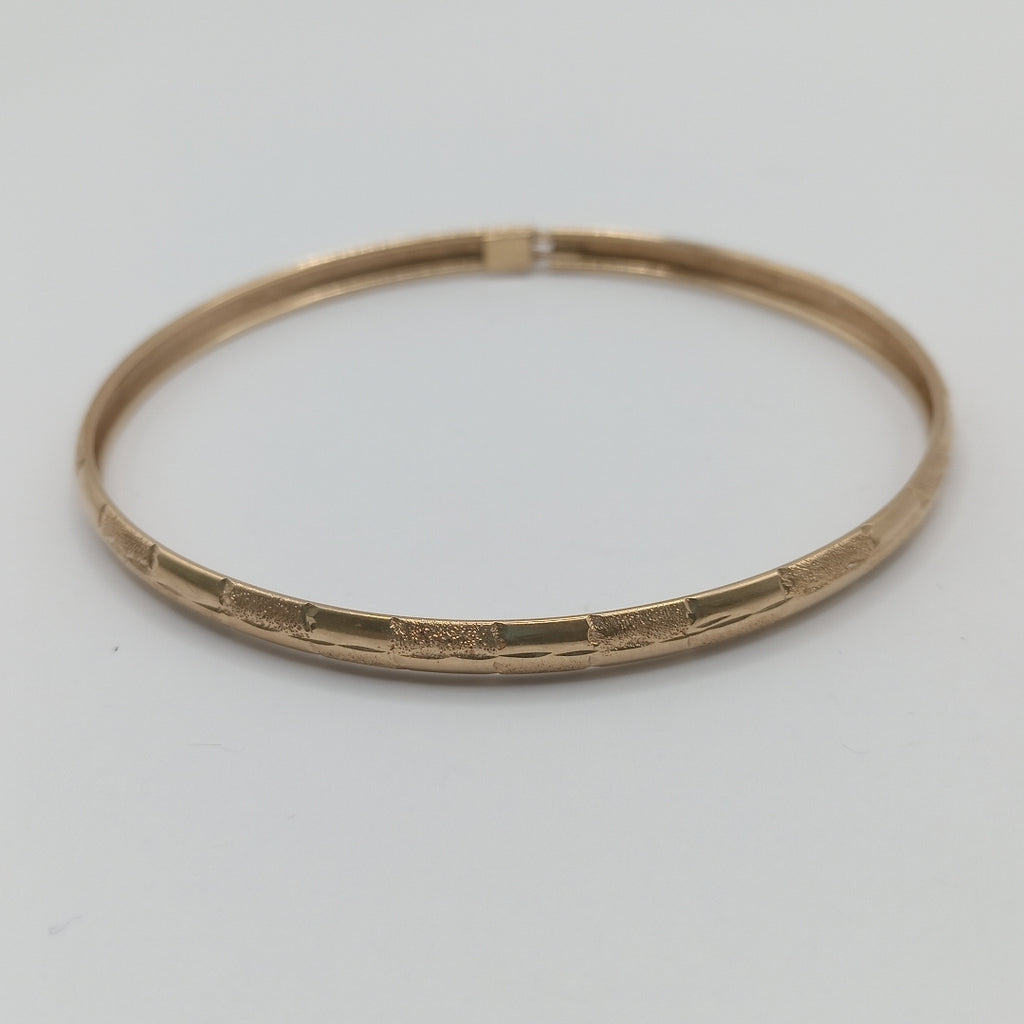 PULSERA RIGIDA ORO 14 K 3.4 GRMS (SEMINUEVO)