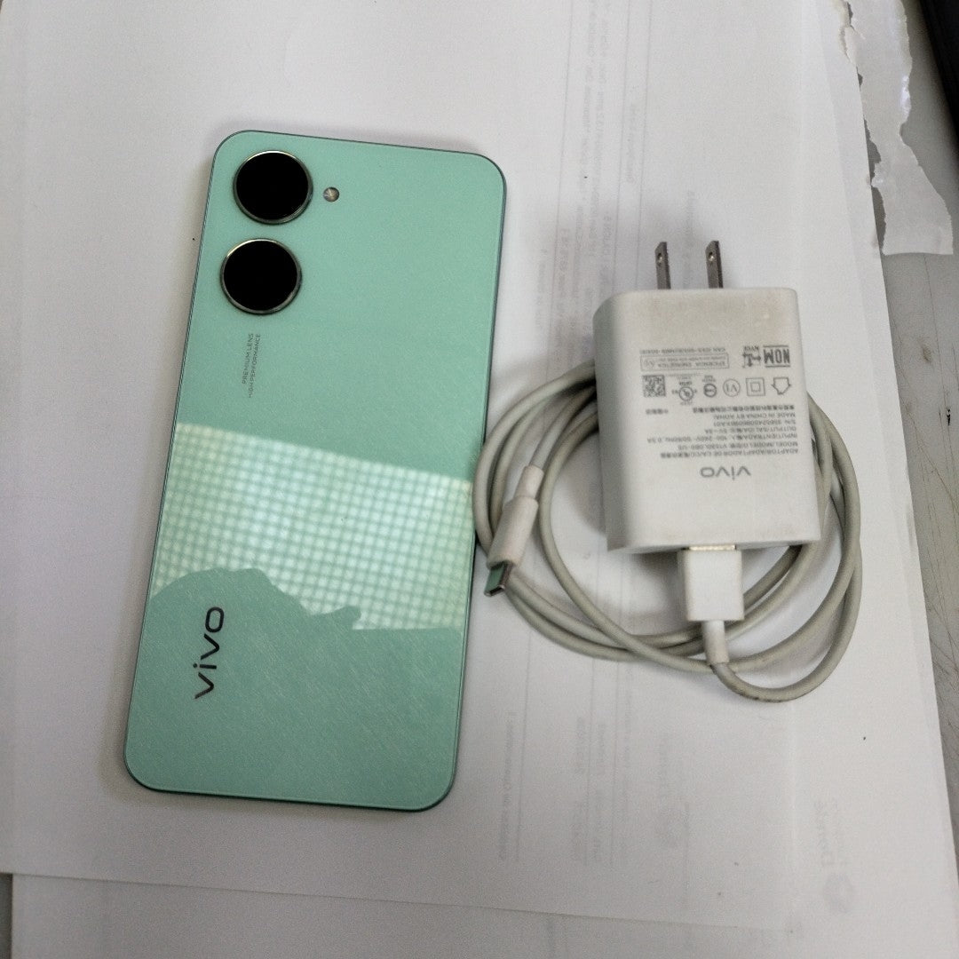 CELULAR VIVO Y03 V2332 (2024) 128 GB 4 GB RAM (SEMINUEVO)