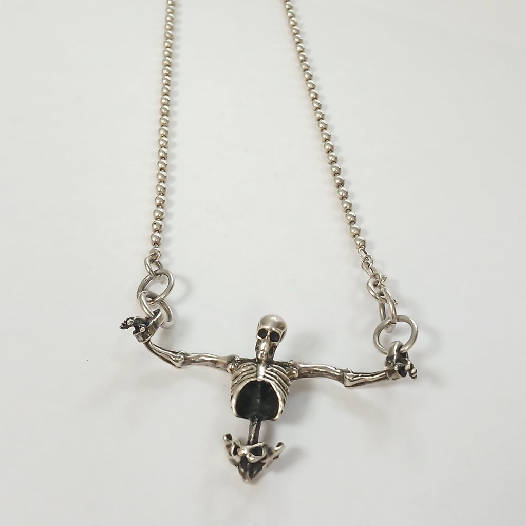 CADENA, DIJE PLATA 26 GRMS (SEMINUEVO)