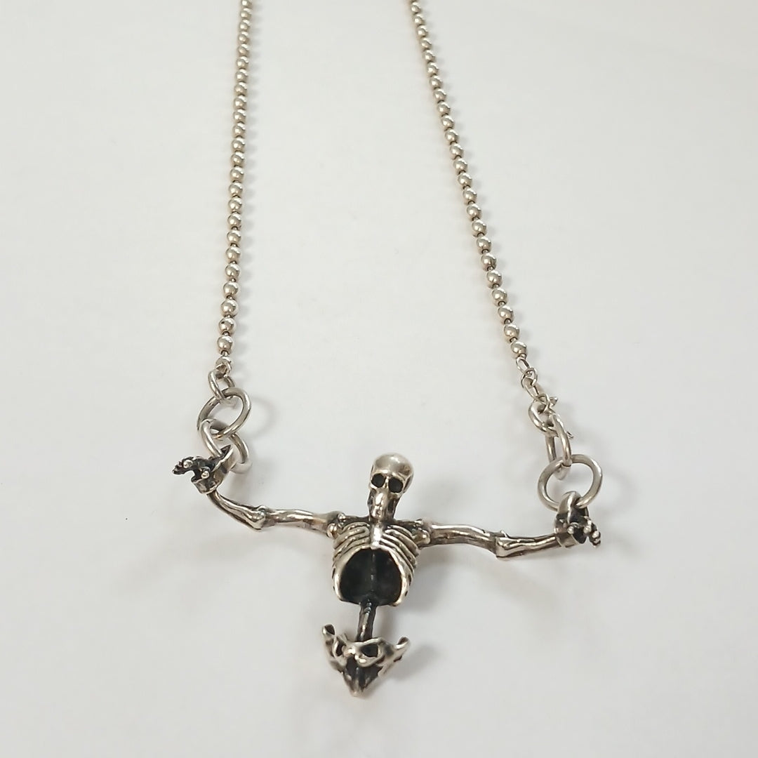 CADENA, DIJE PLATA 26 GRMS (SEMINUEVO)