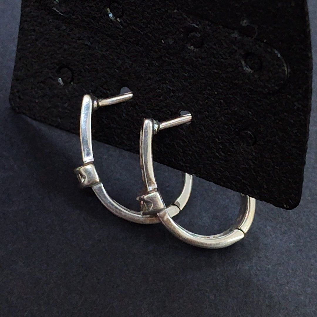 ARETES PAR ORO BLANCO 14 K 2.4 GRMS (SEMINUEVO)