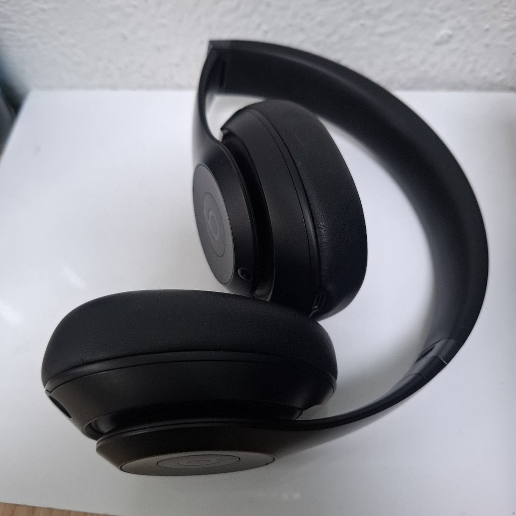 AUDIFONOS BEATS STUDIO PRO INALAMBRICO OVER EAR (SEMINUEVO)
