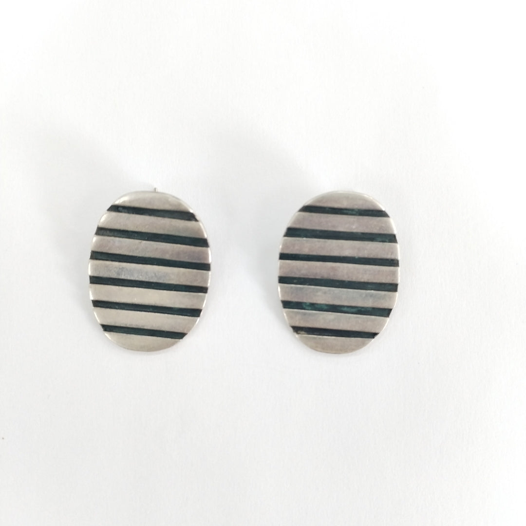 ARETES PAR, DIJE PLATA 28.2 GRMS (SEMINUEVO)