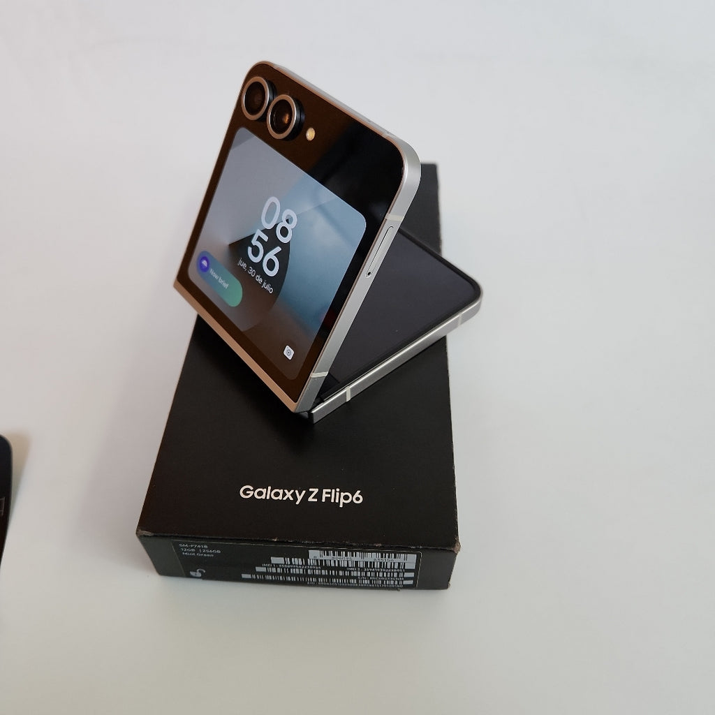 CELULAR SAMSUNG GALAXY Z FLIP6 SM-F741B (2024) 256 GB 12 GB RAM (SEMINUEVO)