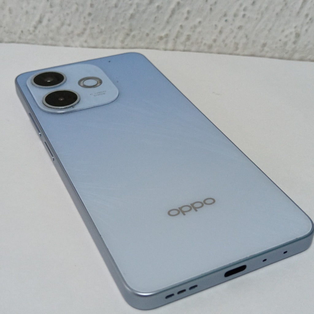 CELULAR OPPO A5 PRO CPH2711 (2025) 256 GB 8 GB RAM (SEMINUEVO)