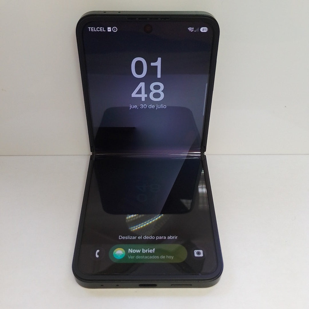 CELULAR SAMSUNG GALAXY Z FLIP7 FE SM-F761B (2025) 128 GB 8 GB RAM (SEMINUEVO)