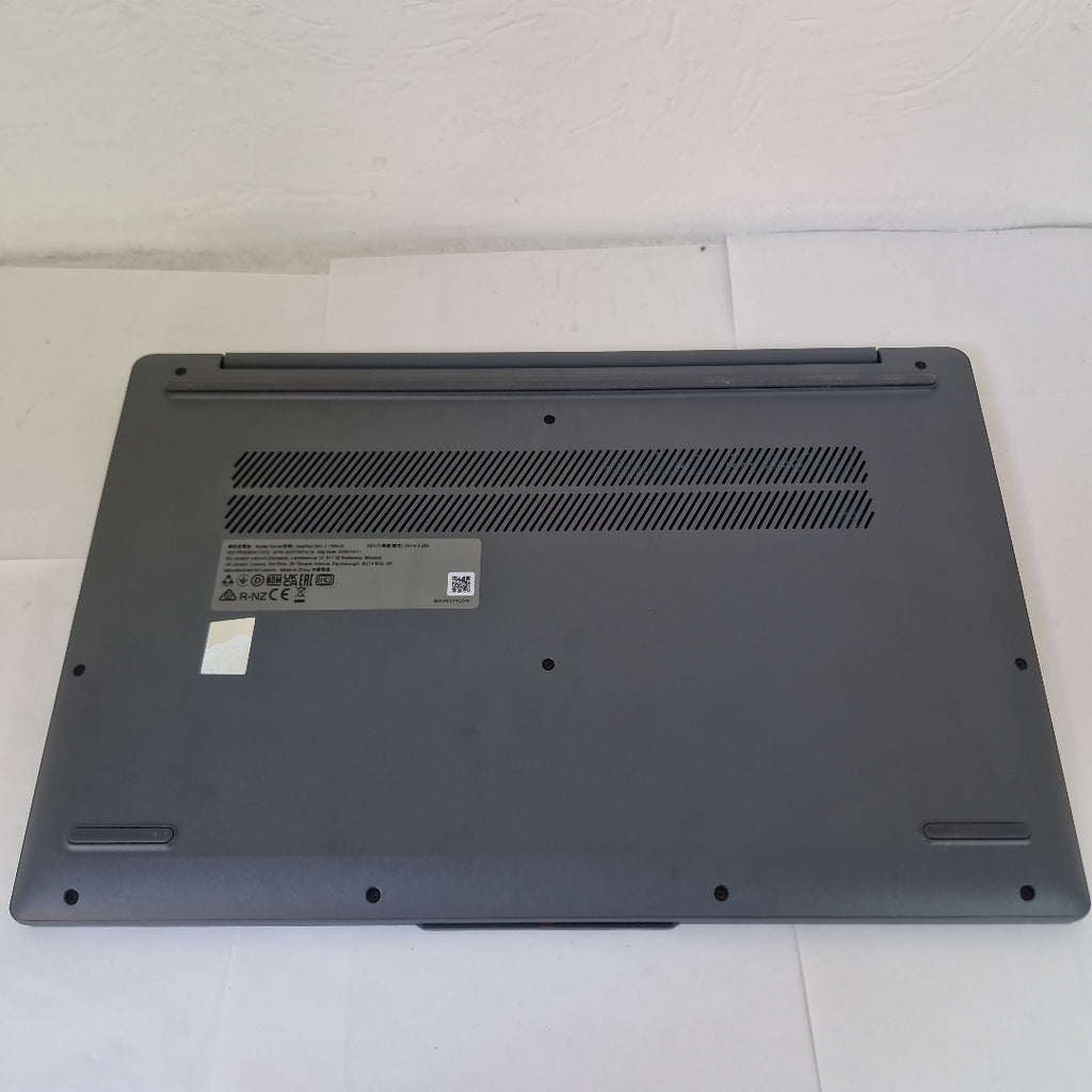 LAPTOP LENOVO IDEAPAD SLIM 3 15IRU8 (2025) 512 GB SSD 8 GB RAM (SEMINUEVO)