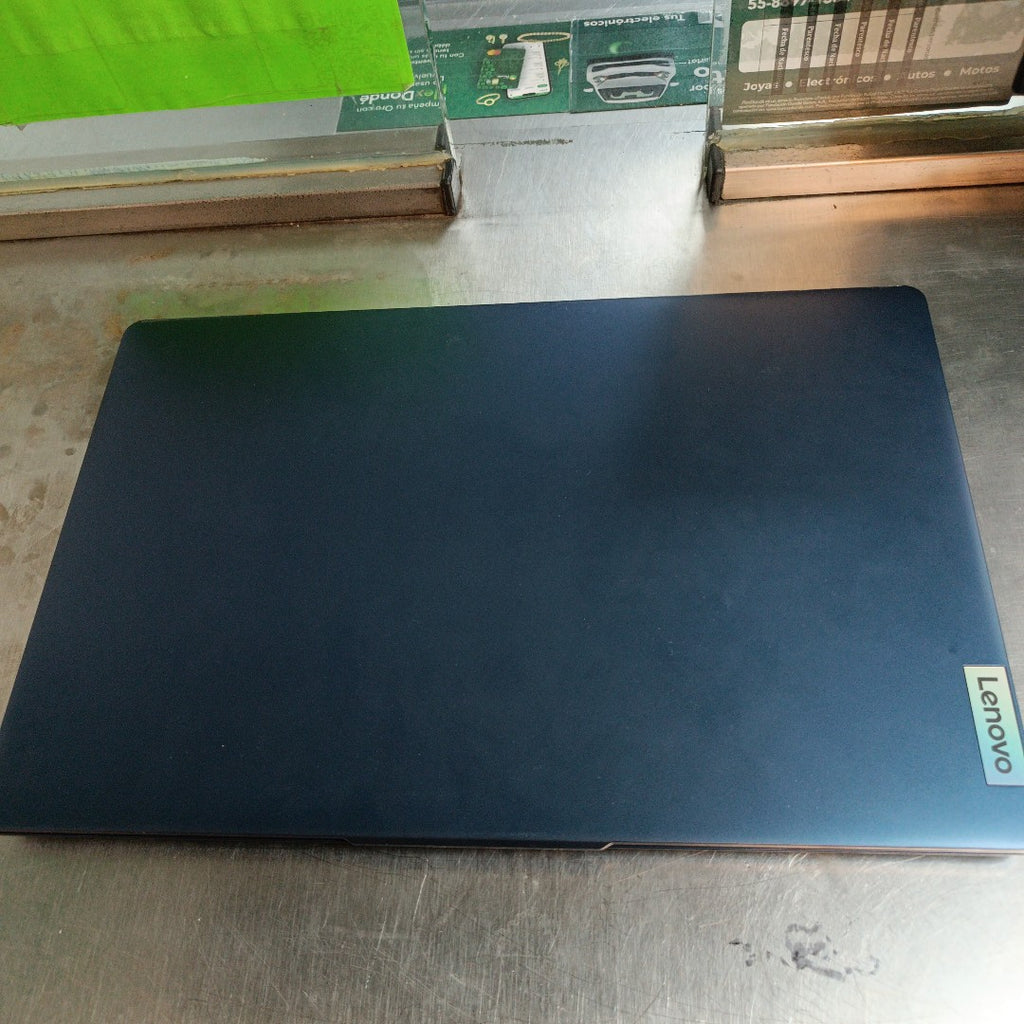 LAPTOP LENOVO IDEAPAD SLIM 3 15IAN8 (2024) 256 GB SSD 8 GB RAM (SEMINUEVO)