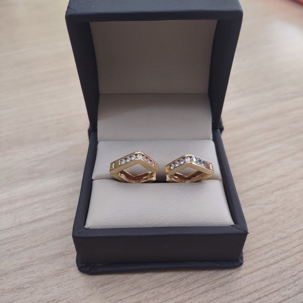 ARETES PAR ORO 14 K 4.8 GRMS (SEMINUEVO)