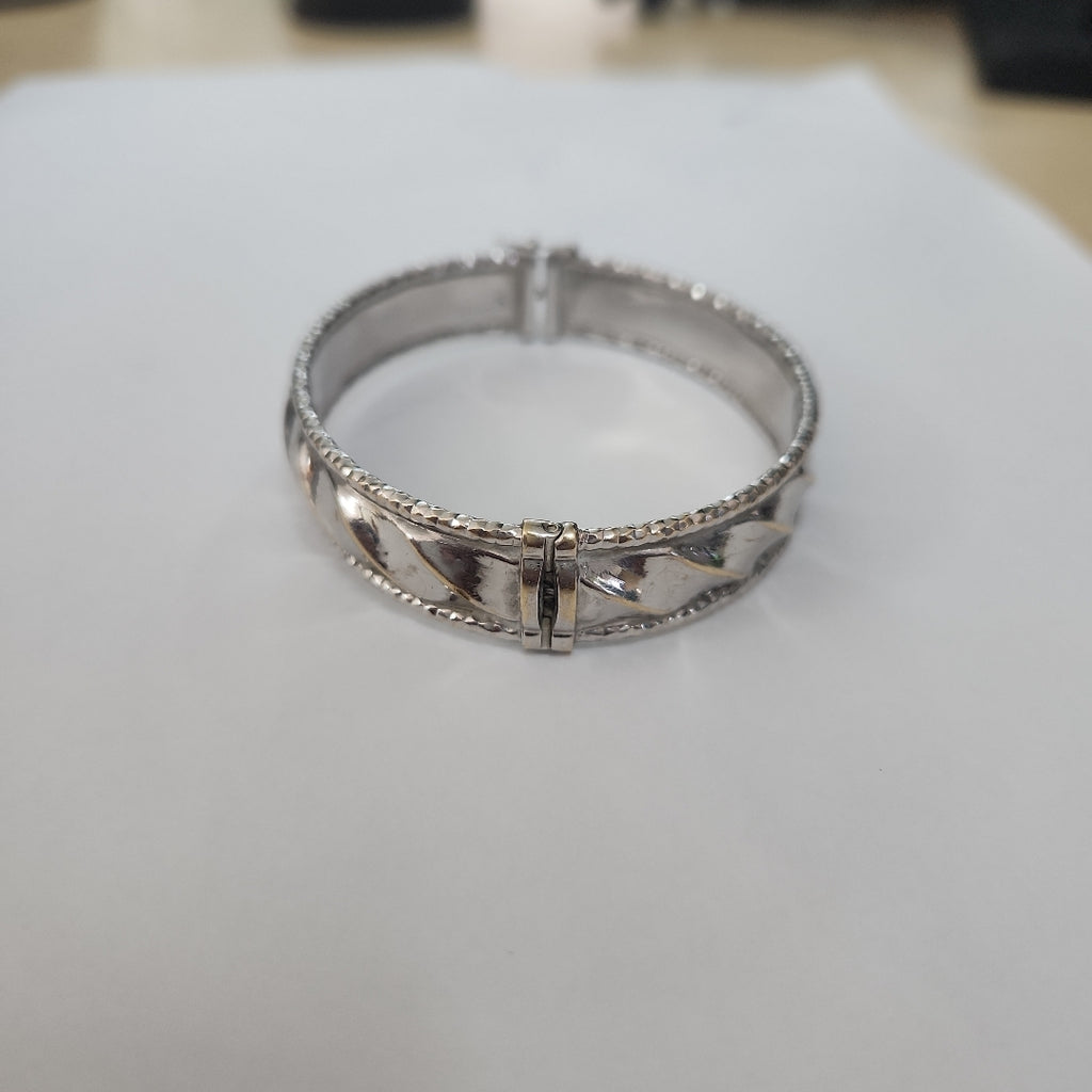 PULSERA RIGIDA ORO BLANCO 14 K 13.6 GRMS (SEMINUEVO)