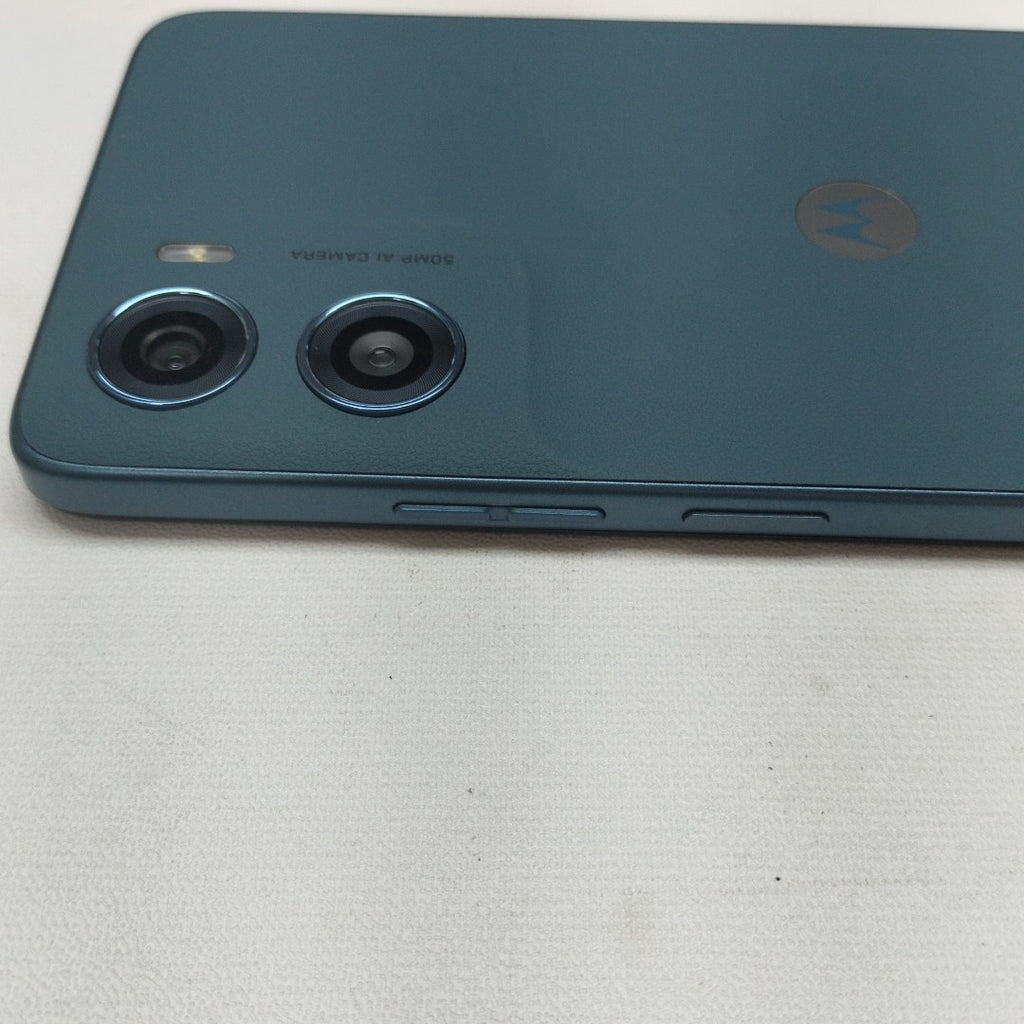 CELULAR MOTOROLA MOTO G06 XT2535-2 (2025) 256 GB 4 GB RAM (SEMINUEVO)