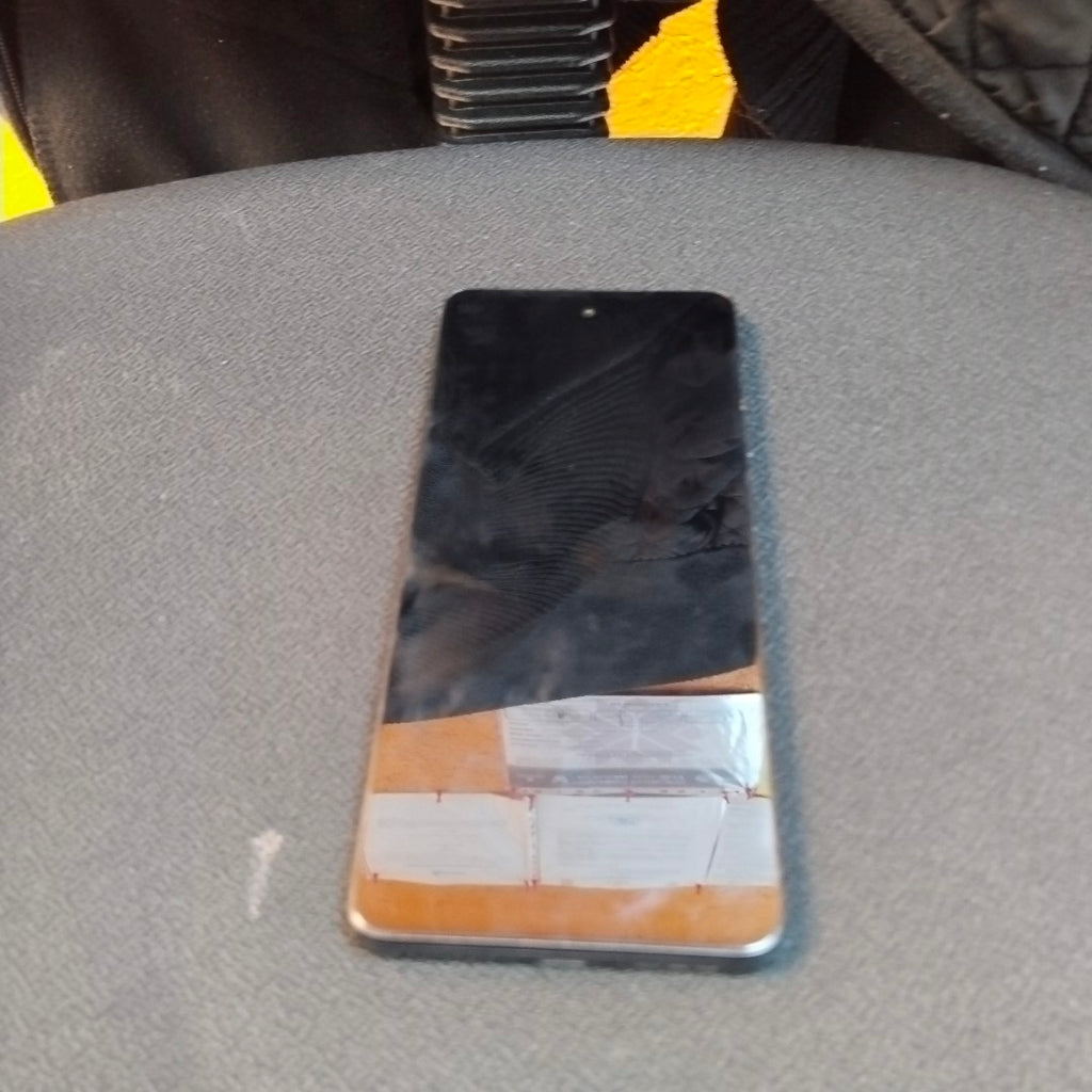 CELULAR MOTOROLA MOTO G24 XT2423-1 (2024) 256 GB 4 GB RAM (SEMINUEVO)