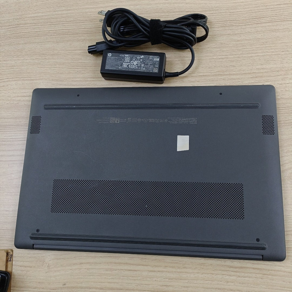 LAPTOP HP 255 G10 (2024) 1 TB SSD 16 GB RAM (SEMINUEVO)
