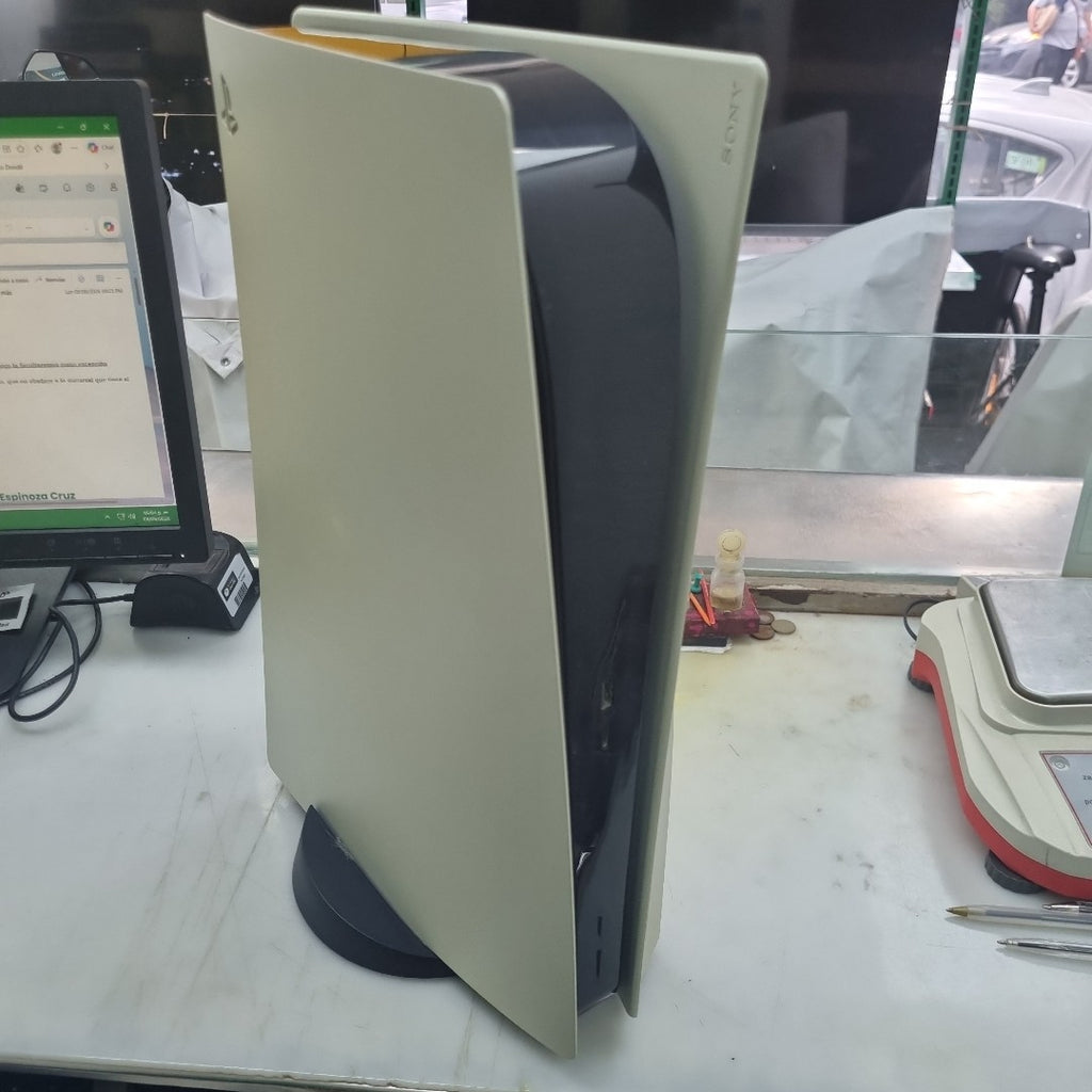 CONSOLA DE VIDEOJUEGO SONY PS5 825 SSD (SEMINUEVO)