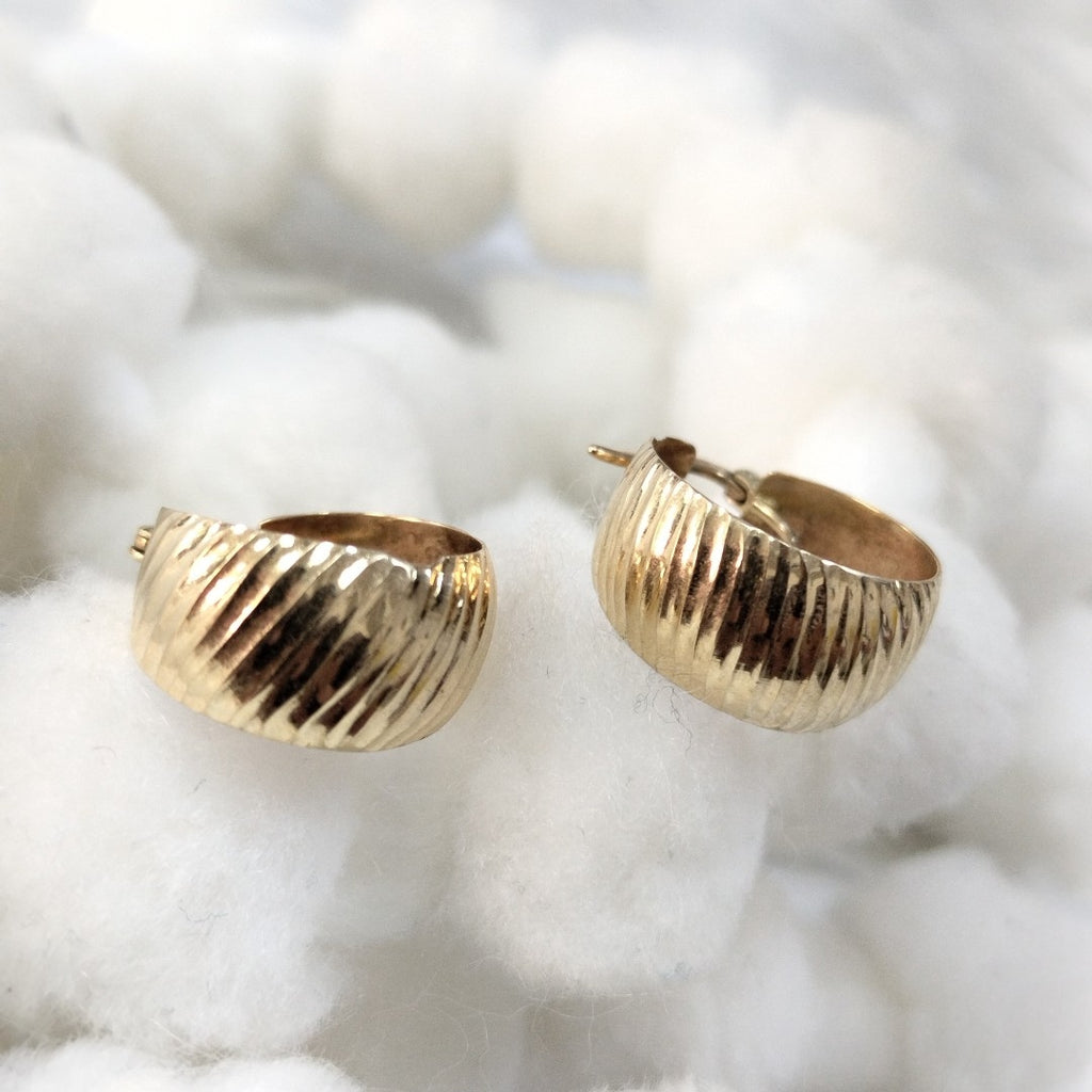 ARETES PAR ORO 14 K 2.9 GRMS (SEMINUEVO)