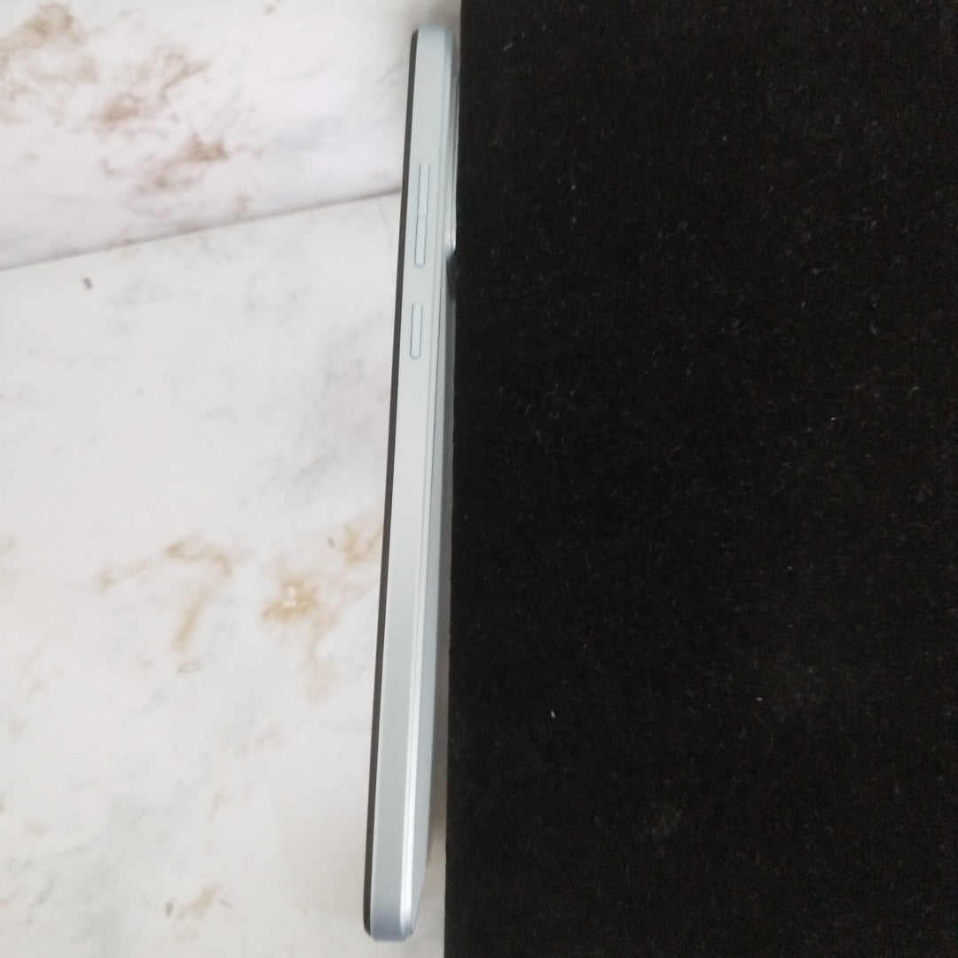 CELULAR MOTOROLA MOTO G84 XT2347-1 (2023) 256 GB 8 GB RAM (SEMINUEVO)