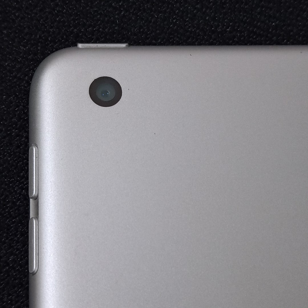 TABLETA APPLE IPAD 9 A2602 64 GB 3 GB RAM (SEMINUEVO)