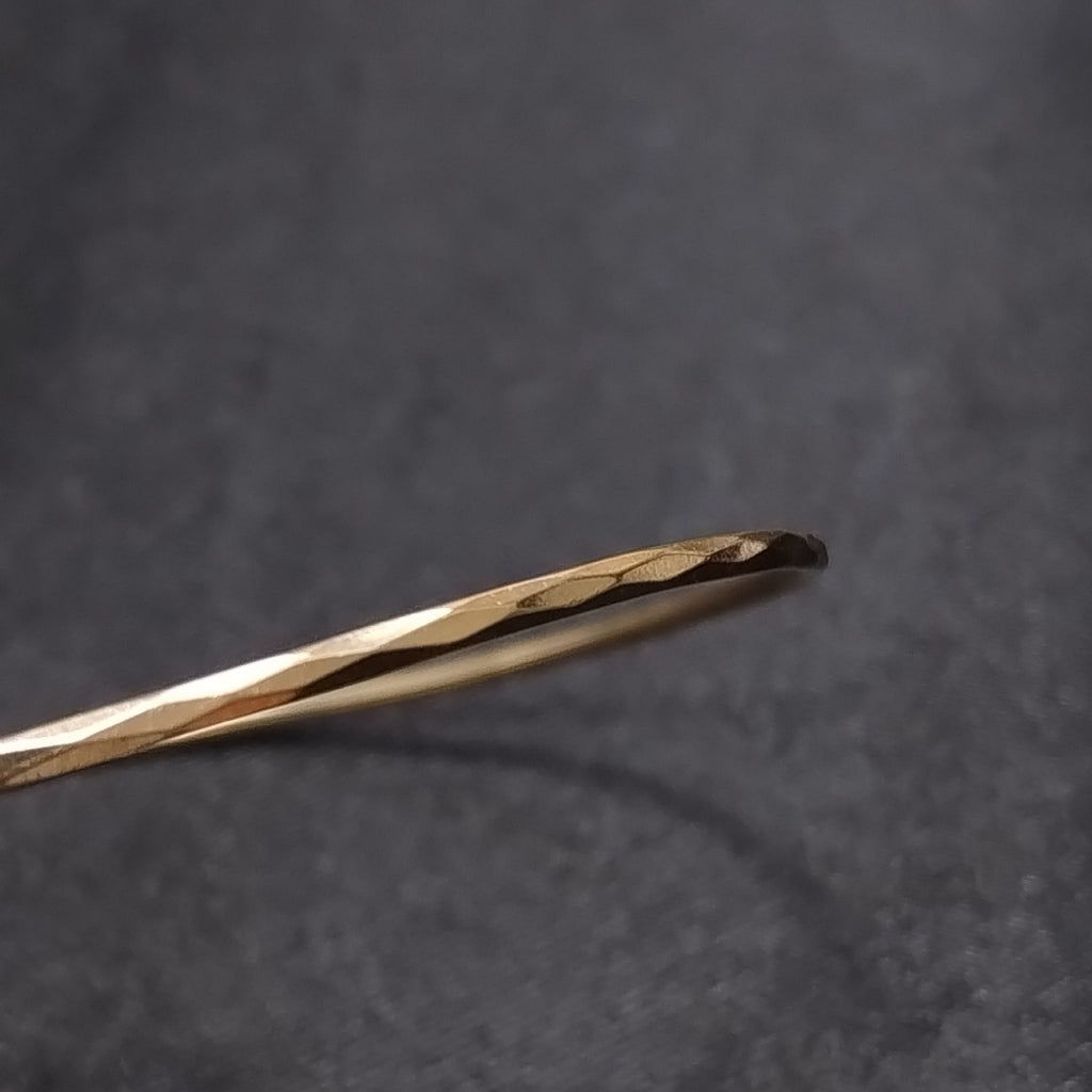 PULSERA RIGIDA ORO 14 K 2.2 GRMS (SEMINUEVO)