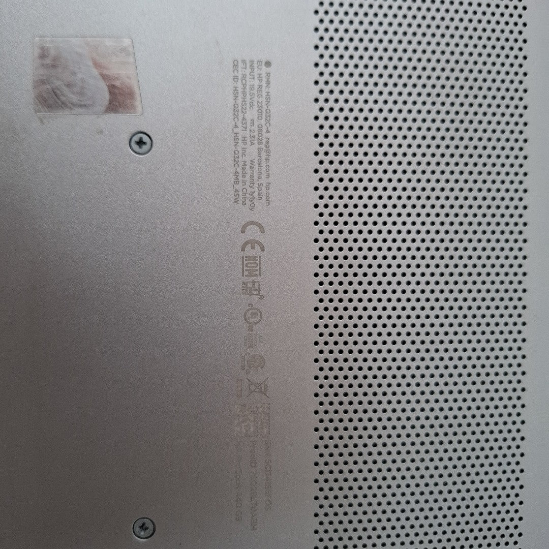 LAPTOP HP PROBOOK 440 G9 (2024) 512 GB SSD 16 GB RAM (SEMINUEVO)