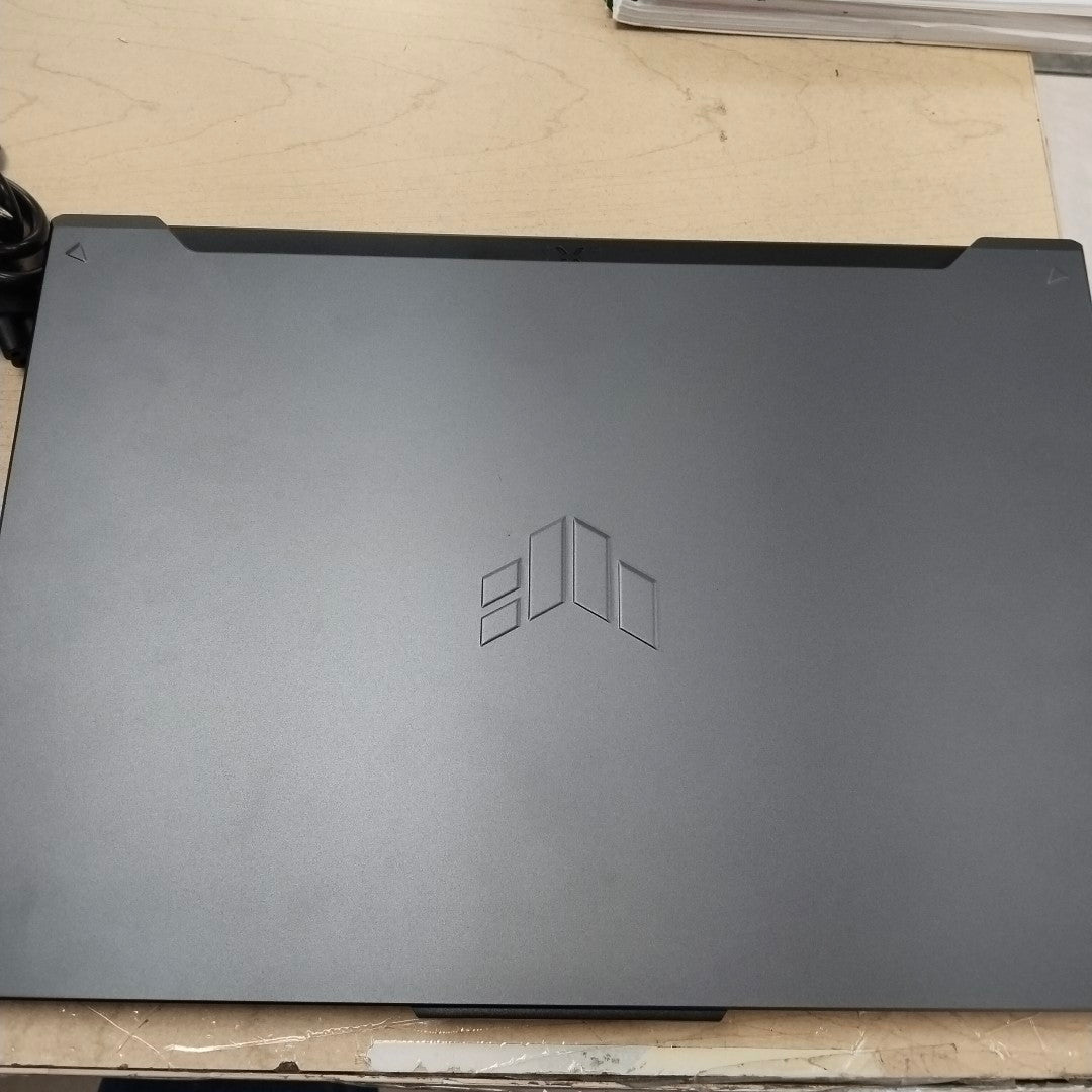LAPTOP ASUS TUF GAMING F16 FX607VJ-RL023W (2025) 1 TB SSD 16 GB RAM (SEMINUEVO)