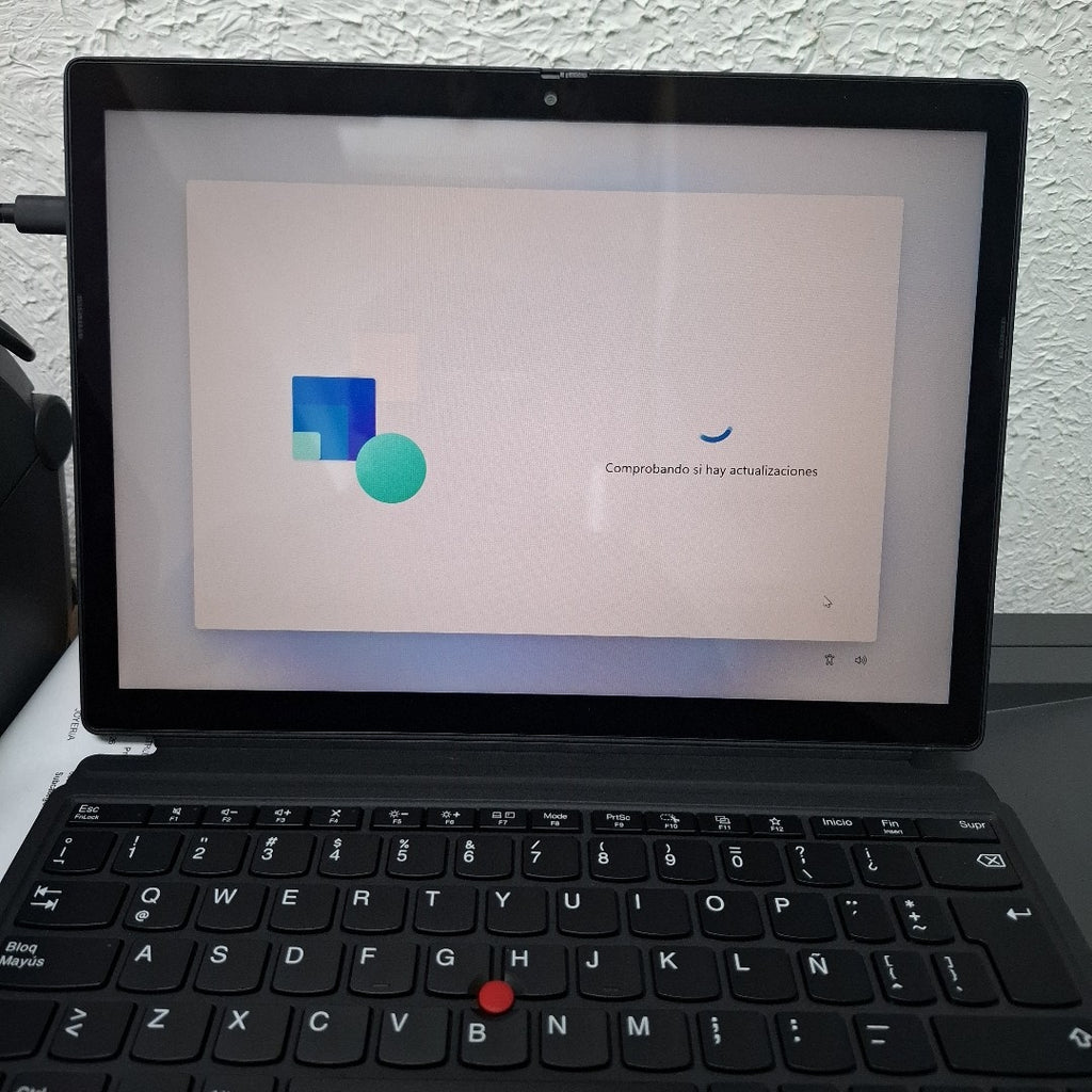 TABLETA LENOVO THINKPAD X12 DETACHABLE GEN 2 (2025) 256 GB SSD 32 GB RAM (SEMINUEVO)
