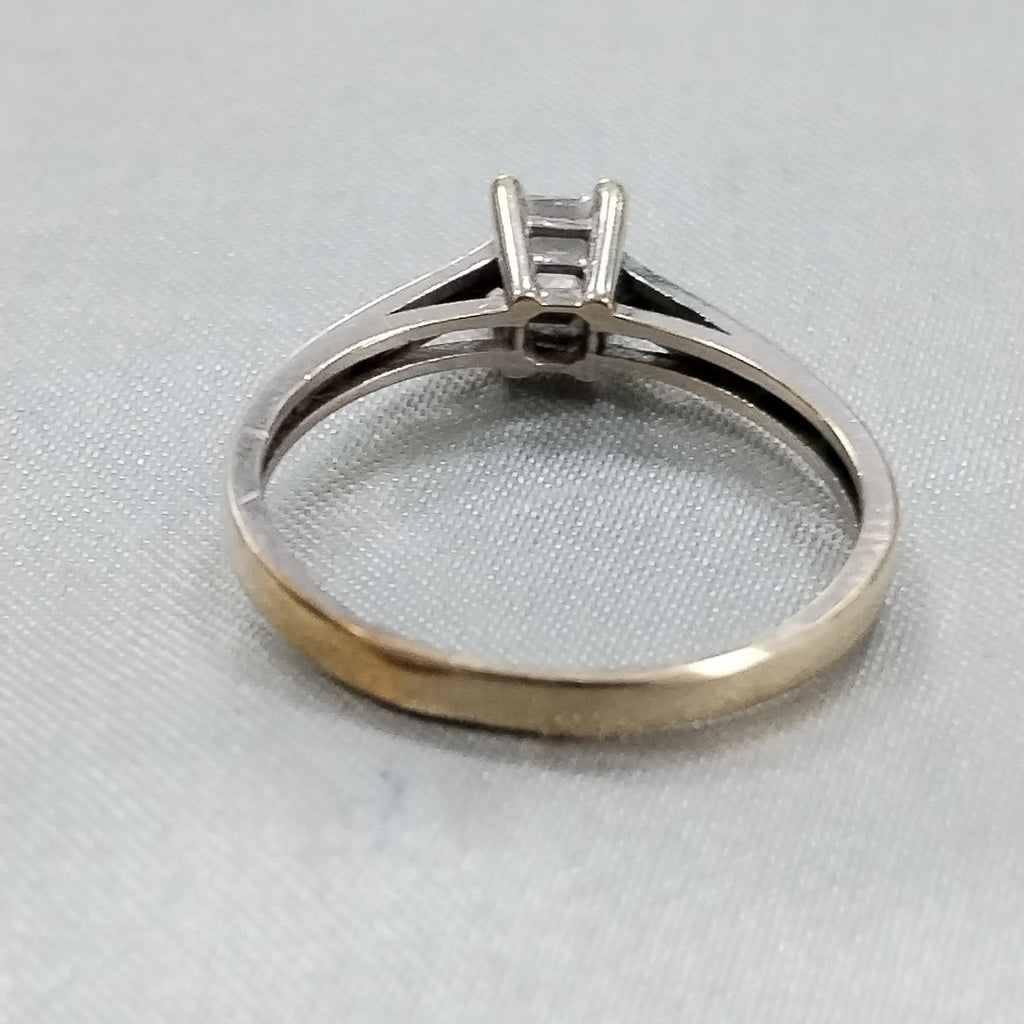 SOLITARIO ORO, ORO BLANCO 14 K 2 GRMS (SEMINUEVO)