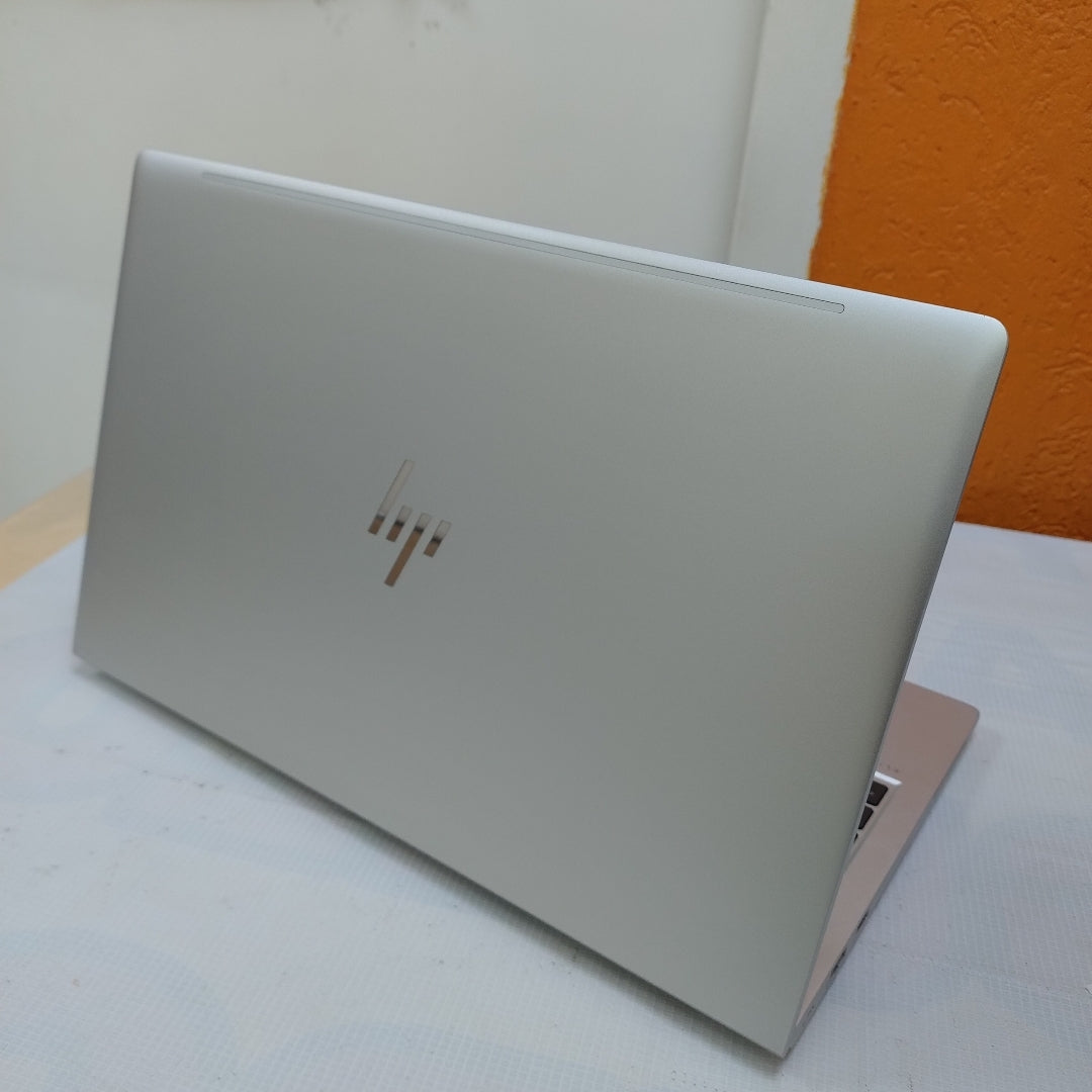 LAPTOP HP ELITEBOOK 650 G10 (2024) 512 GB SSD 16 GB RAM (SEMINUEVO)