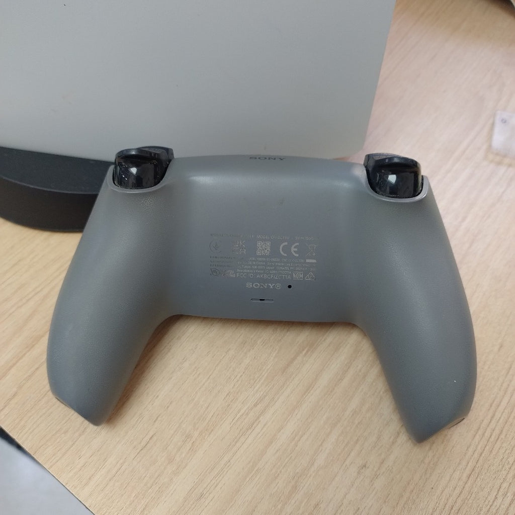 CONSOLA DE VIDEOJUEGO SONY PS5 825 SSD (SEMINUEVO)
