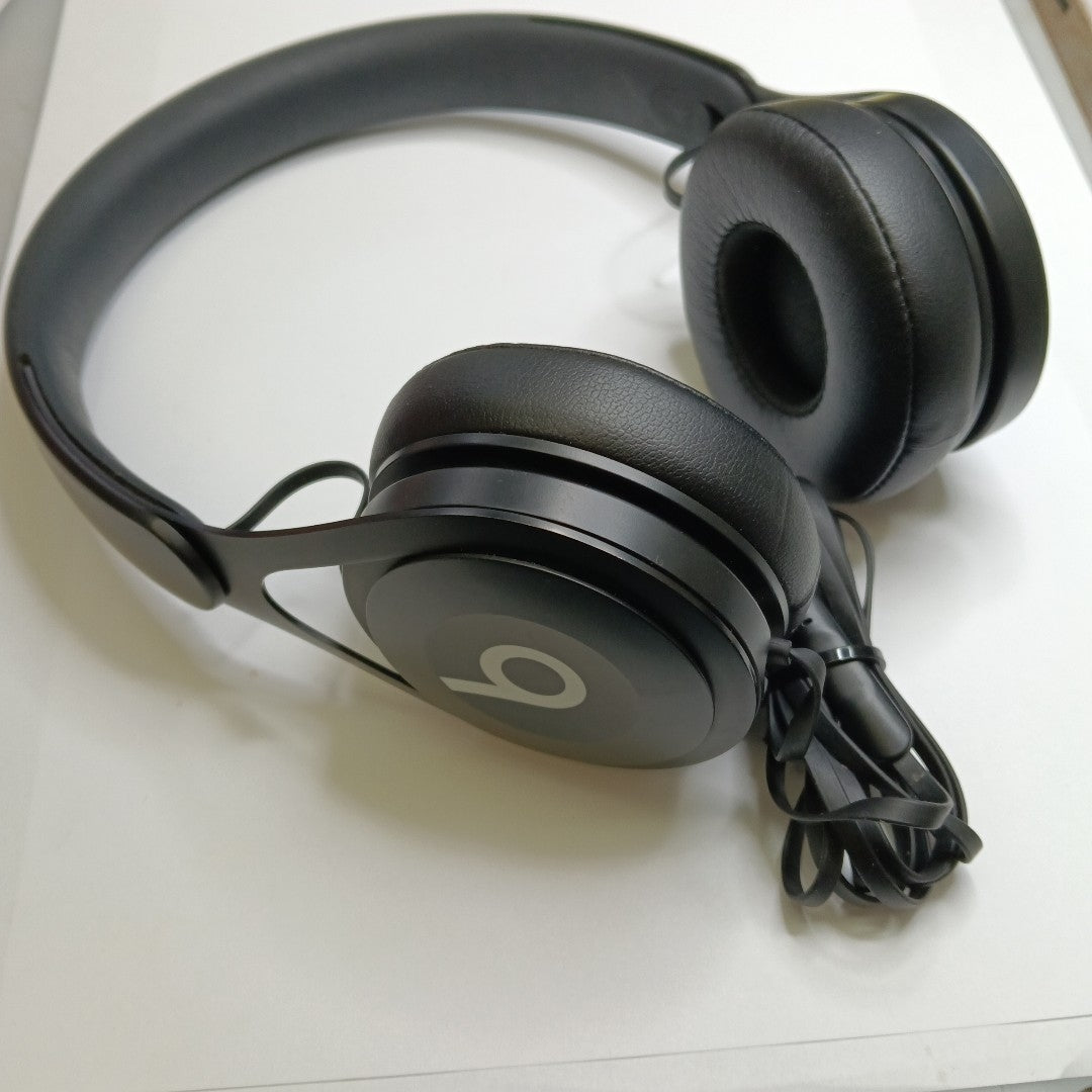 AUDIFONOS BEATS EP A1746 ALAMBRICO ON EAR (SEMINUEVO)