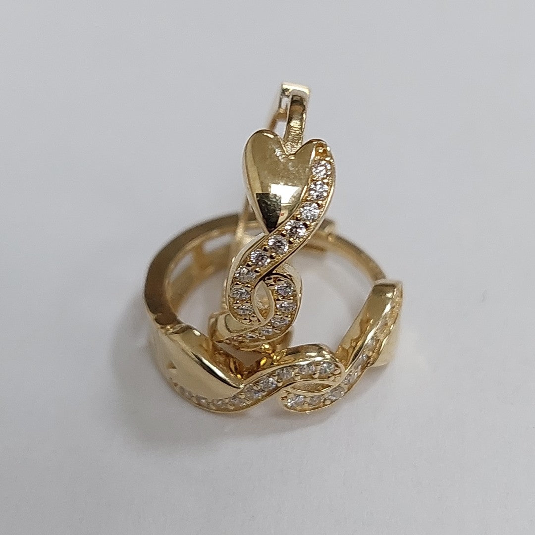 HUGGIES ORO 14K 2.7 (NUEVO)