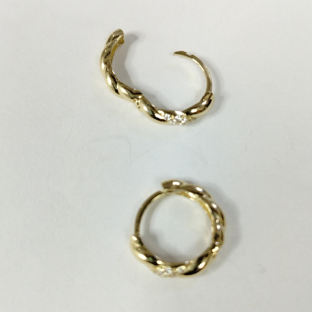 HUGGIES ORO 14K 2.1 (NUEVO)