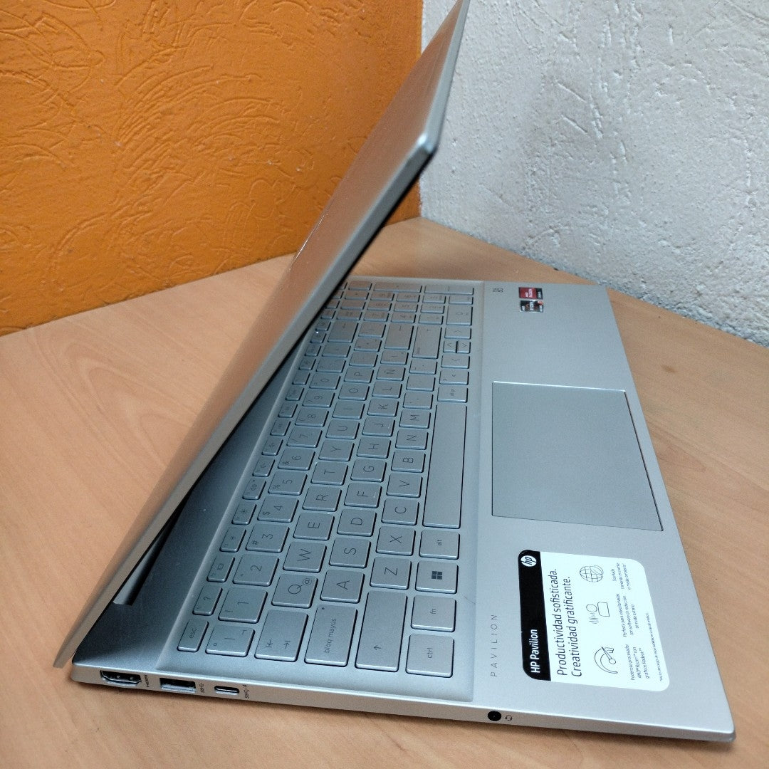 LAPTOP HP PAVILION 15-EH3000LA (2023) 512 GB SSD 16 GB RAM (SEMINUEVO)