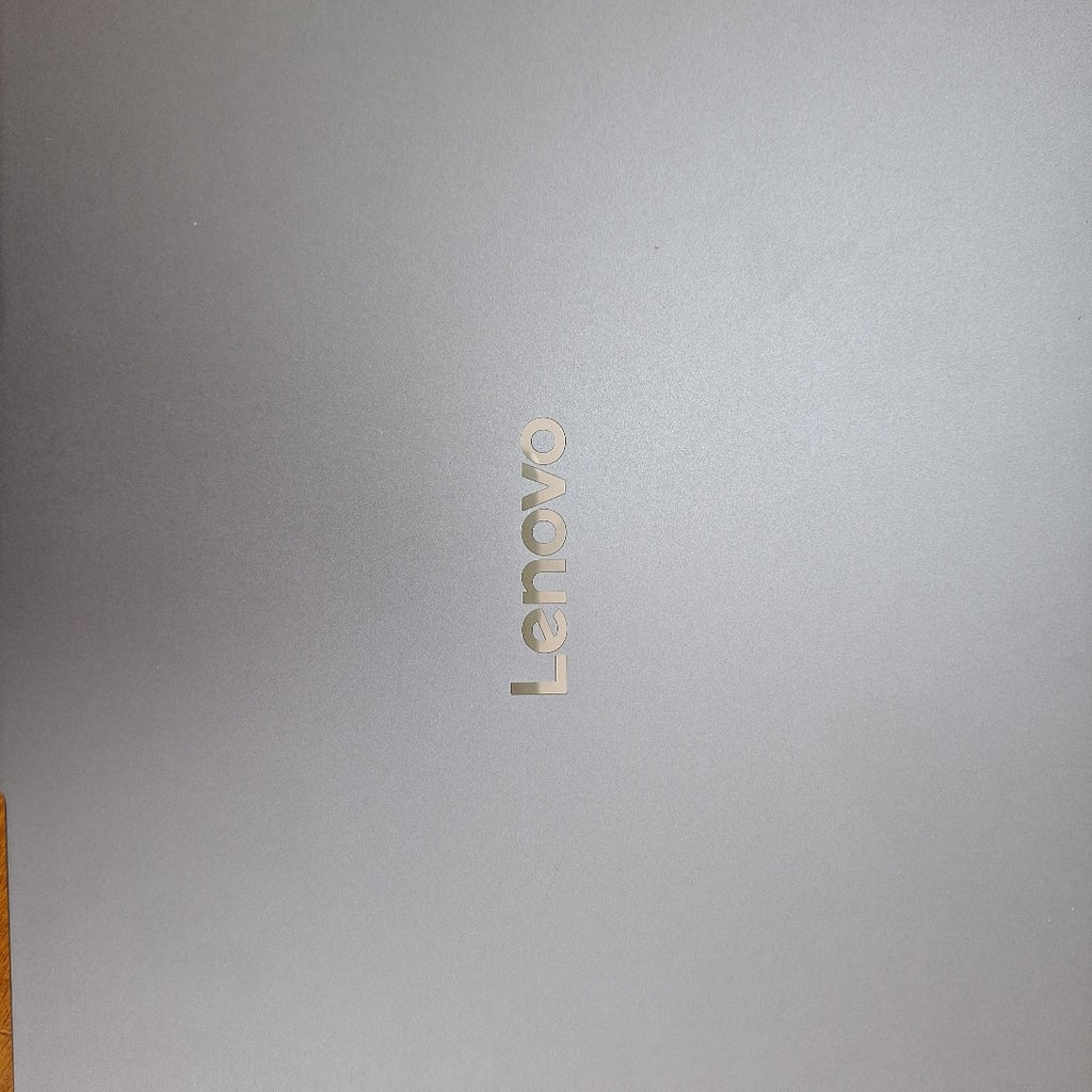 LAPTOP LENOVO IDEAPAD SLIM 3 15IRH10 (2025) 1 TB SSD 24 GB RAM (SEMINUEVO)